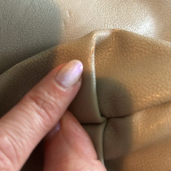 Kenneth Cole reaction nwt damaged messenger bag, gray PVC shoulder strap handle - Picture 6 of 16